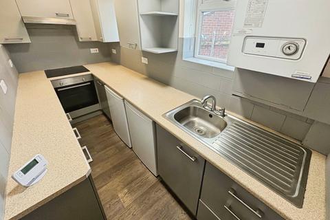 3 bedroom terraced house to rent, Savile Street, West Yorkshire HD3