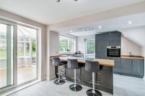 3 bedroom semi-detached house for sale, Springbank Avenue, Morley LS27