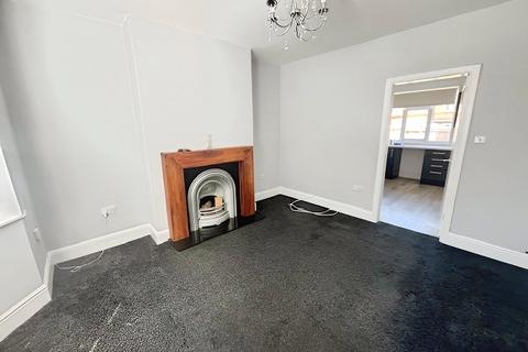 3 bedroom semi-detached house to rent, Westerdale Road, South Yorkshire DN5