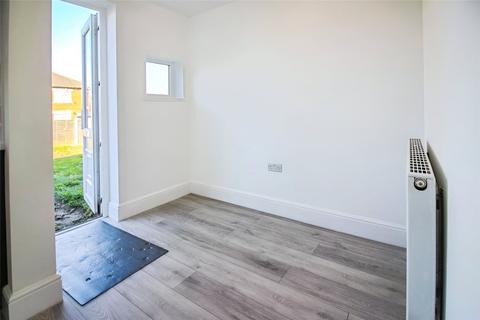 3 bedroom semi-detached house to rent, Westerdale Road, South Yorkshire DN5