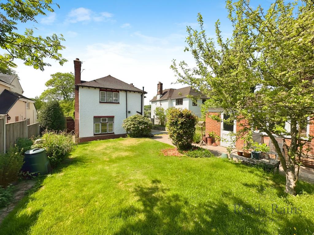 Front &amp; Rear Gardens