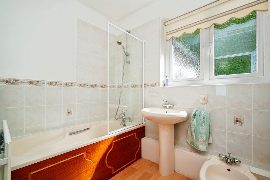 En Suite Bathroom