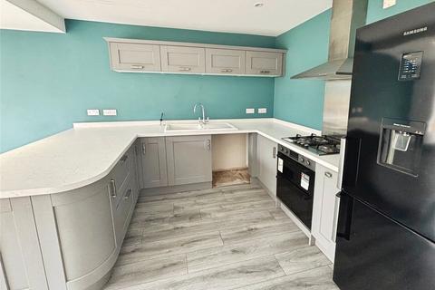 3 bedroom semi-detached house to rent, Westwood Park, Swadlincote DE11