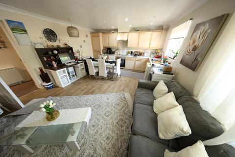 7 Ulverston, Purfleet, RM19 1SW