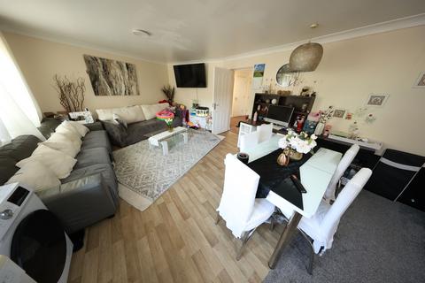 7 Ulverston, Purfleet, RM19 1SW