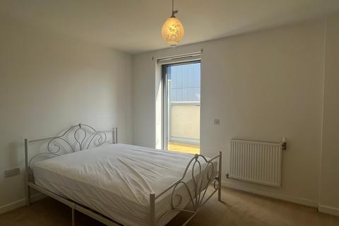 2 bedroom flat to rent, Felix Point