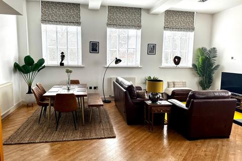 2 bedroom apartment for sale, The Oval, Stafford ST17