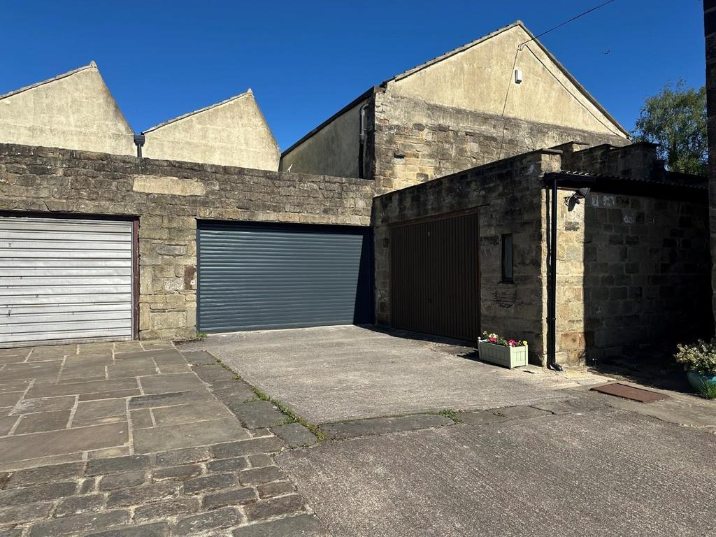 GARAGE.jpg
