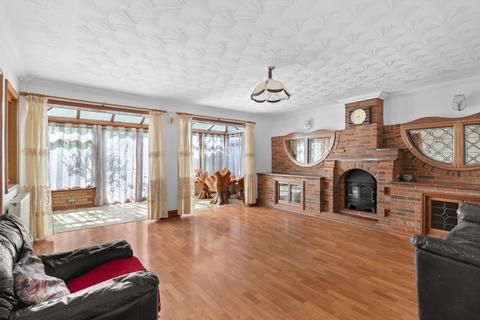 3 bedroom detached bungalow for sale, Sherbourne Close, Cambridge, CB4