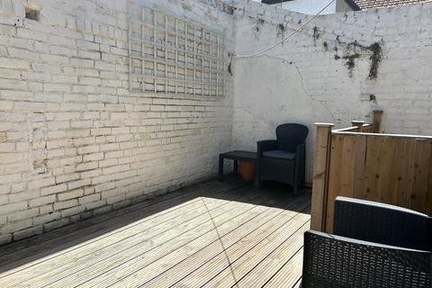 1 bedroom flat for sale, Eriswell Road, Worthing, West Sussex, BN11