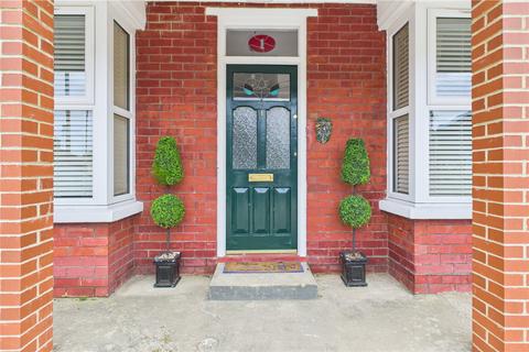 1 Okus Grove, Swindon, SN2 7QA