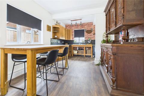 1 Okus Grove, Swindon, SN2 7QA