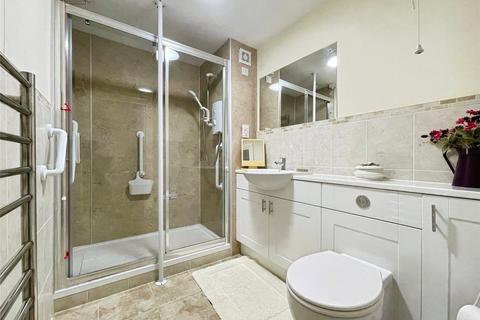 2 bedroom apartment for sale, Barclay Court, Trafalgar Road, Cirencester, Gloucestershire, GL7