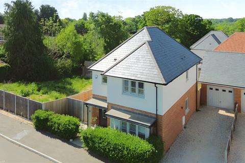 3 bedroom detached house for sale, Meadow Way, Headley, Thatcham, Hampshire, RG19