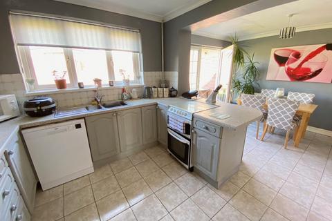 17 Glendale, Neath, SA10 7PF