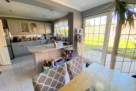 17 Glendale, Neath, SA10 7PF