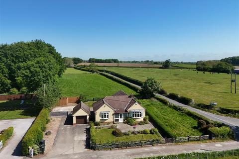 2 bedroom bungalow to rent, Hill View, Walworth