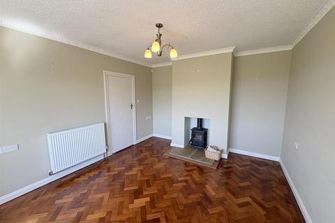 2 bedroom bungalow to rent, Hill View, Walworth