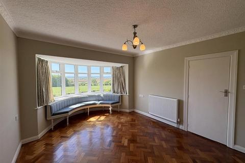 2 bedroom bungalow to rent, Hill View, Walworth