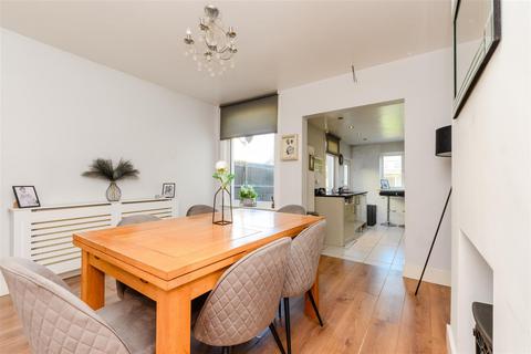 3 bedroom end of terrace house for sale, Erith Road, Bexleyheath, Kent
