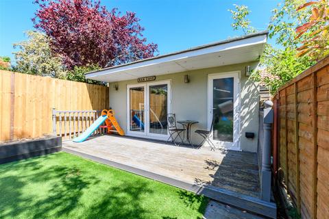 3 bedroom end of terrace house for sale, Erith Road, Bexleyheath, Kent