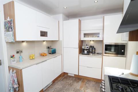 24 Beckwith Drive, Bradford, BD10 0ES