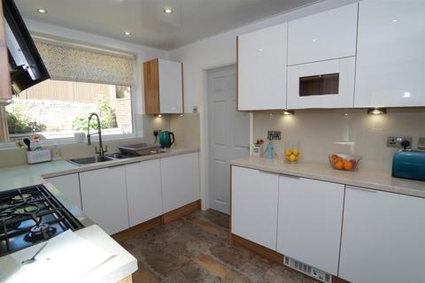 24 Beckwith Drive, Bradford, BD10 0ES