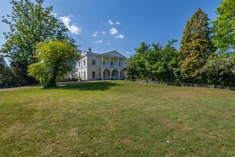 4 bedroom house for sale, High Street, Staplehurst