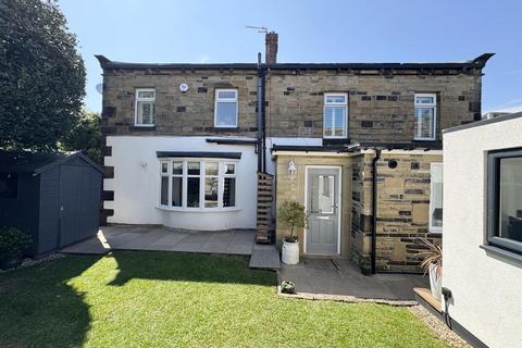 2 bedroom character property for sale, Towngate, Kirkburton, Huddersfield HD8 0QP