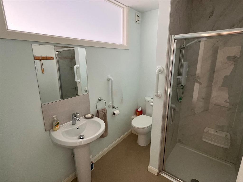 Shower Room.jpg