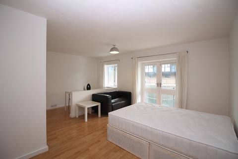 2 bedroom flat to rent, Prestons Road, Canary Wharf, London, E14