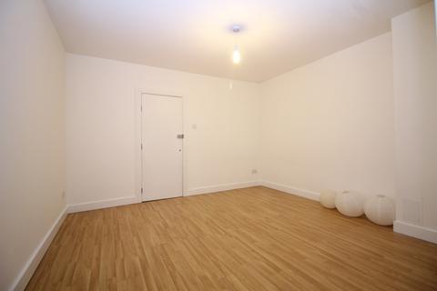 2 bedroom flat to rent, Prestons Road, Canary Wharf, London, E14