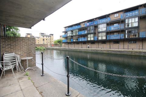 2 bedroom flat to rent, Prestons Road, Canary Wharf, London, E14