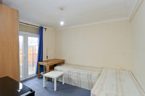 35 Ellanby Crescent, London, N18 2HJ