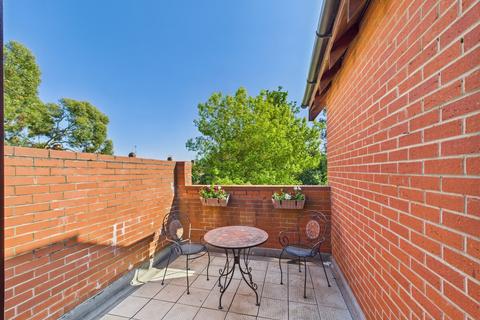 185 Mayors Walk, Peterborough, PE3 6HE