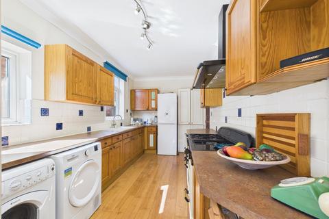 185 Mayors Walk, Peterborough, PE3 6HE