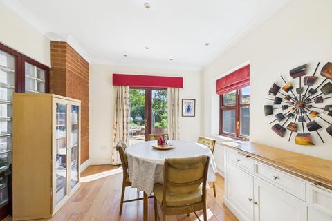 185 Mayors Walk, Peterborough, PE3 6HE