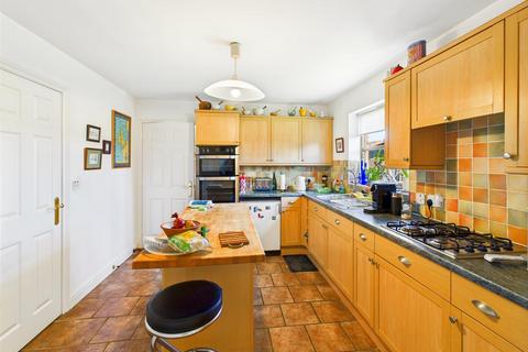 4 bedroom detached house for sale, 4 Donnett Close, Whittington, Oswestry
