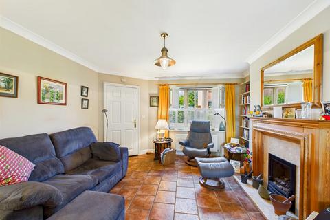 4 bedroom detached house for sale, 4 Donnett Close, Whittington, Oswestry