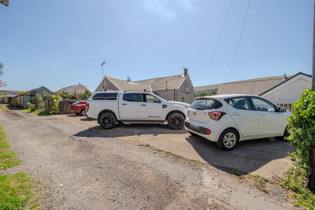 8 Cwmavon Road-21.jpg