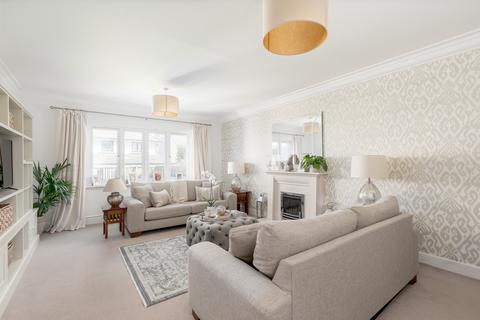 76 Craigs Road, Edinburgh, EH12 8NH