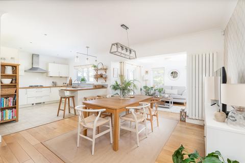 76 Craigs Road, Edinburgh, EH12 8NH
