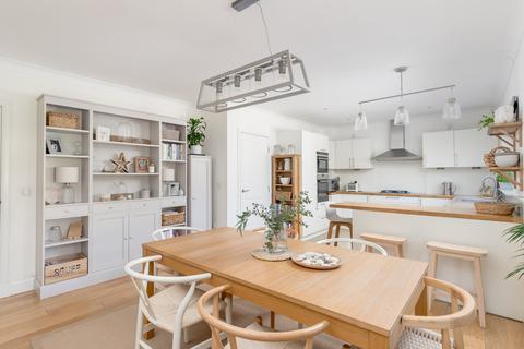 76 Craigs Road, Edinburgh, EH12 8NH
