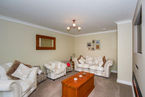 undefined, Annan DG12