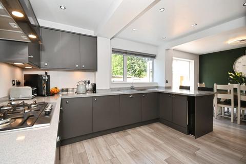 16 Ashgate Valley Road, Chesterfield, S40 4AX