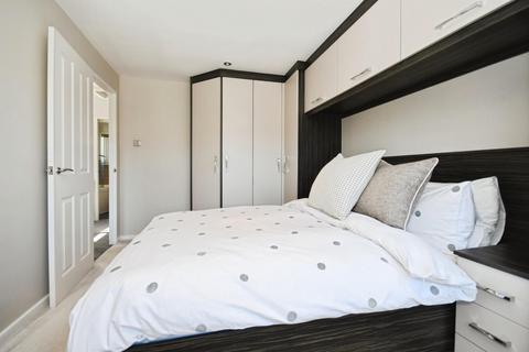 16 Ashgate Valley Road, Chesterfield, S40 4AX