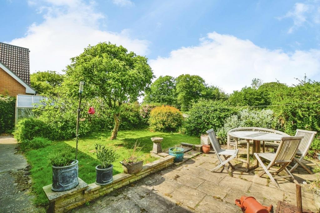 REAR GARDEN.jpg