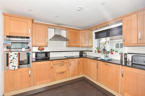 2 bedroom end of terrace house for sale, Chapel Street, Hythe CT21