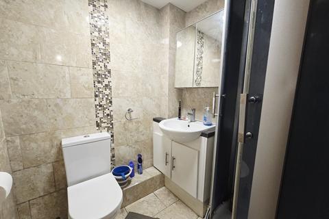 3 bedroom flat to rent, Criterion Mews,