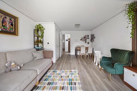 4 bedroom end of terrace house for sale, Fairlawn Crescent, Greenhithe DA9